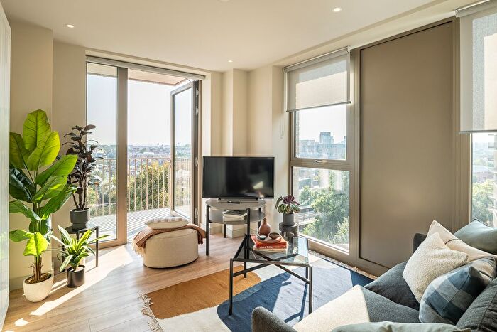 1 Bedroom Flat To Rent In New Acres, Wandsworth, SW18