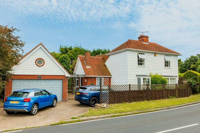 3 Bedroom Detached House For Sale In Hartford End, Chelmsford, CM3