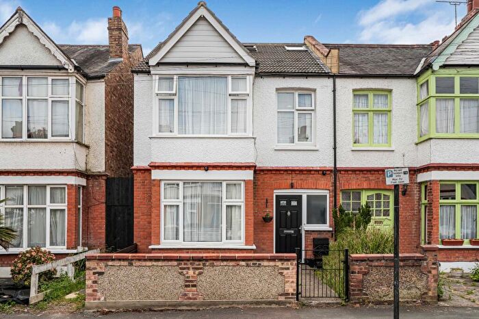 5 Bedroom End Of Terrace House For Sale In Montgomery Road, Edgware, HA8