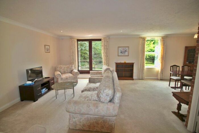 2 Bedroom Flat To Rent In Clarendon Place, Clarendon Road, Sevenoaks, TN13