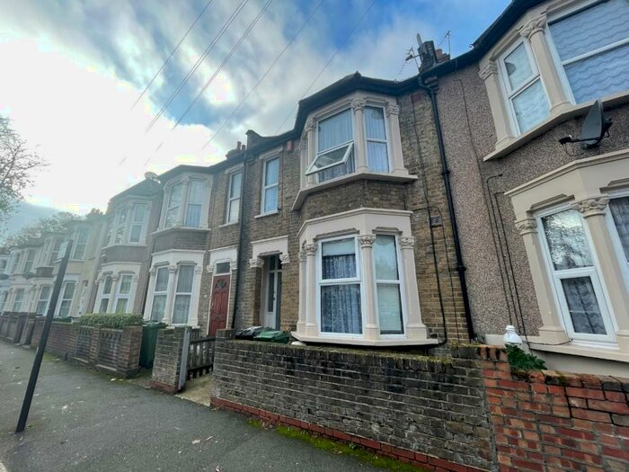 2 Bedroom Terraced House To Rent In Dagenham Road, Leyton, E10