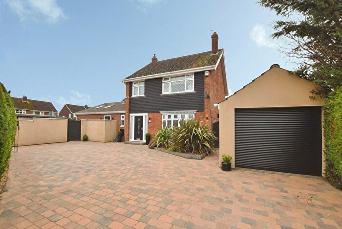 4 Bedroom Detached House For Sale In Cambridge Avenue, Scunthorpe, DN16