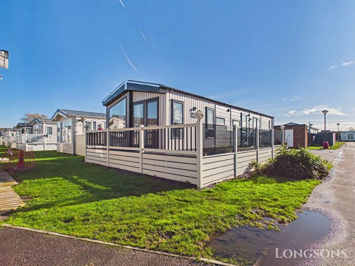 2 Bedroom Park Home For Sale In Faversham Road, Seasalter, Whitstable, CT5