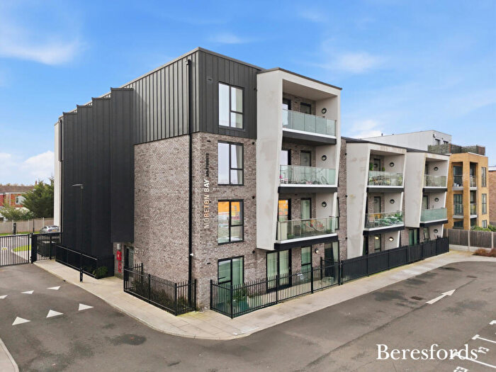 1 Bedroom Apartment For Sale In Moreton Bay Apartments, Southend Arterial Road, RM2