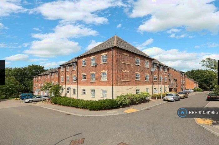 2 Bedroom Flat To Rent In Bellway Close, Kettering, NN16