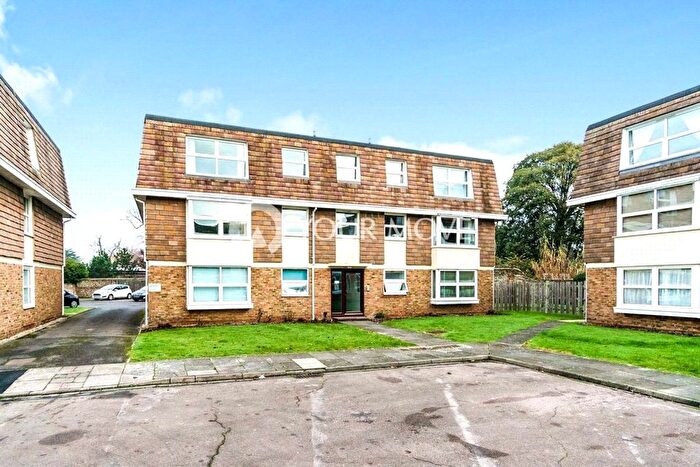 2 Bedroom Flat For Sale In Sudley Gardens, Bognor Regis, West Sussex, PO21