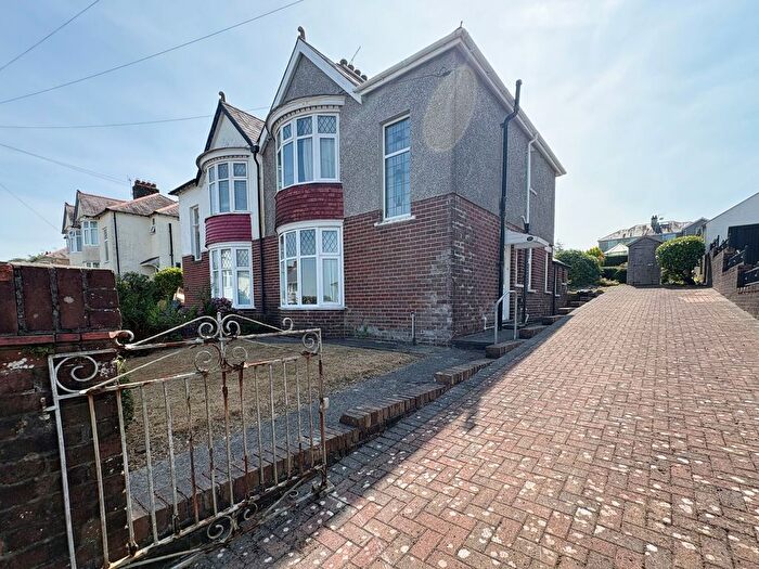 3 Bedroom Semi-Detached House For Sale In Hawthorn Avenue, Neath, SA11