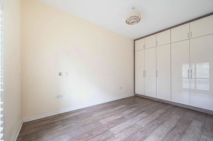 4 Bedroom Terraced House For Sale In Royal Engineers Way, Mill Hill East, London, NW7