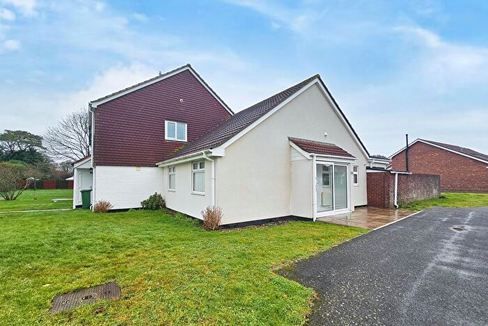 2 Bedroom Bungalow For Sale In Plymouth Drive, Hill Head, PO14