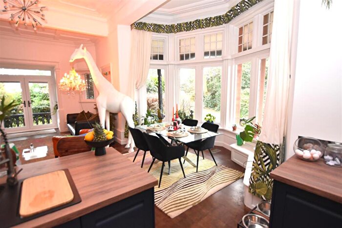 2 Bedroom Penthouse For Sale In Noctorum Lane, Noctorum, CH43