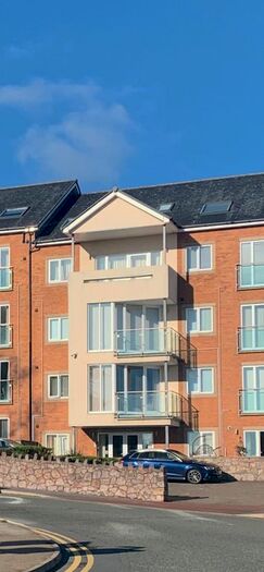 2 Bedroom Flat To Rent In Marine View, Rhos On Sea, LL28
