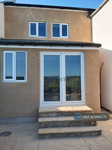 2 Bedroom Terraced House To Rent In Rowley Hill, Huddersfield, HD8