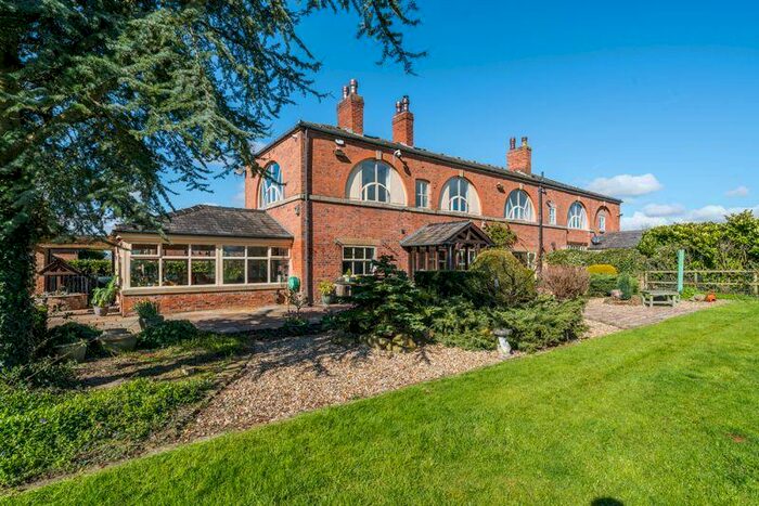 3 Bedroom Semi-Detached House For Sale In Holmeswood Road, Ormskirk, L40