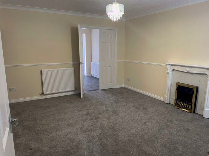 3 Bedroom House To Rent In Yeats Close, Thorpe Astley, LE3