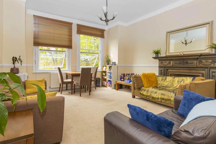 3 Bedroom Flat To Rent In Madeley Road, London, W5