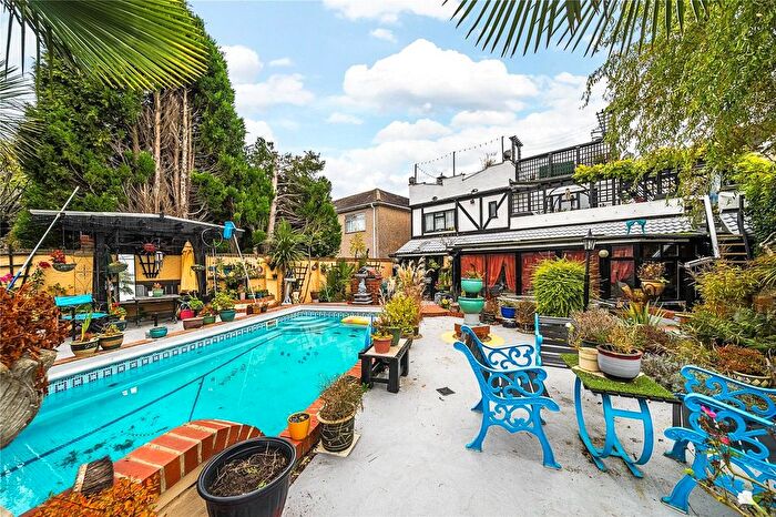 4 Bedroom Detached House To Rent In Stockers Lane, Woking, Surrey, GU22