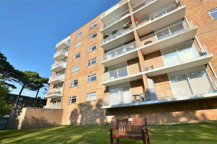 2 Bedroom Flat To Rent In Boscombe Spa, Bournemouth, BH5