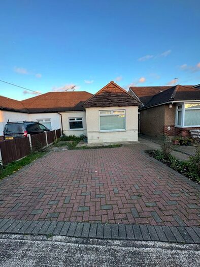 2 Bedroom Semi-Detached Bungalow To Rent In Sunnycroft Gardens, Cranham, Upminster, RM14