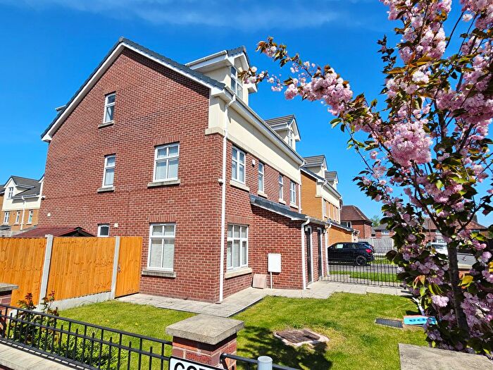 3 Bedroom Semi Detached House For Sale In Elderburn Road, Manchester, M22