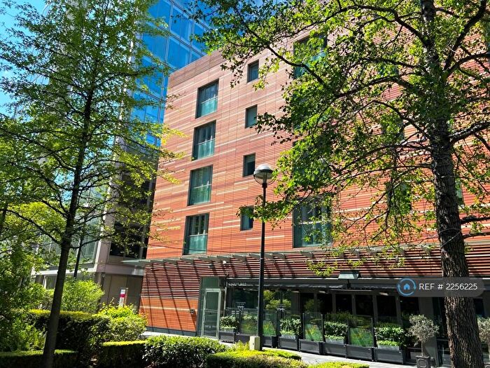 Studio To Rent In Bishop's Square Spitalfields, London, E1