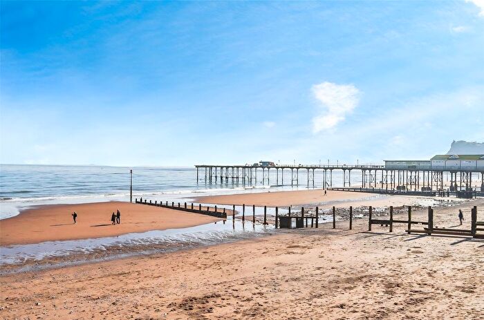 2 Bedroom Flat For Sale In Courtenay Place, Teignmouth, Devon, TQ14