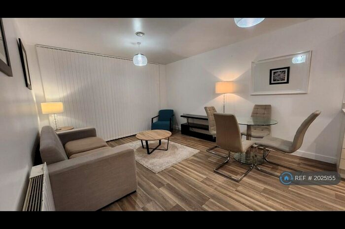 2 Bedroom Flat To Rent In Roosevelt Apartments, Birmingham, B15