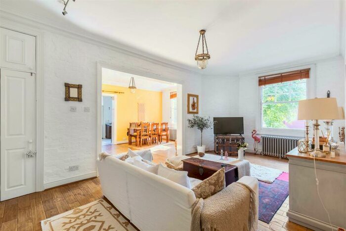 2 Bedroom Flat To Rent In Sheengate Mansions, East Sheen, SW14