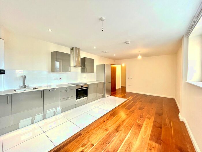 2 Bedroom Flat To Rent In Muswell Hill Road, London, N10