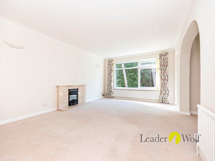 3 Bedroom Flat To Rent In Martello Road South, Canford Cliffs, Poole, BH13