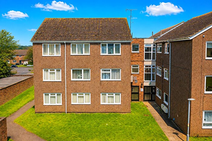 3 Bedroom Flat To Rent In Claymore, Hemel Hempstead, HP2