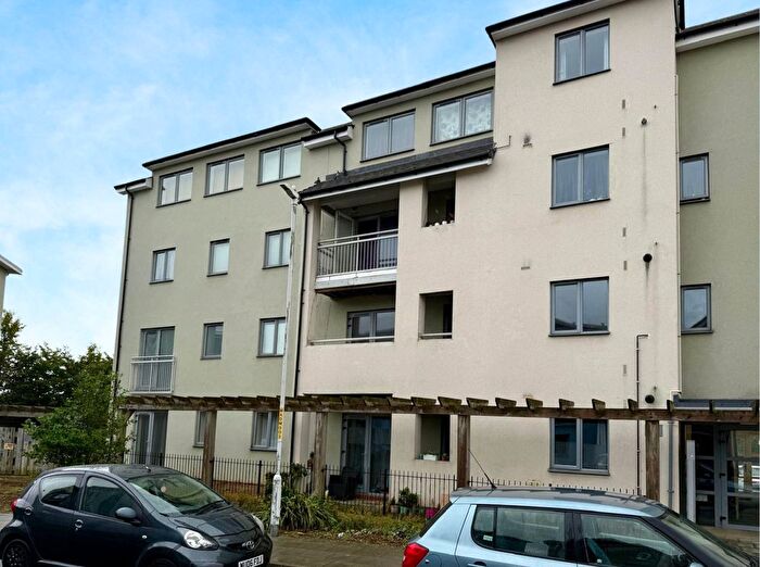 2 Bedroom Flat For Sale In Adams Drive, Ashford, TN24