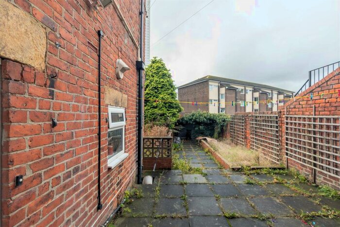 3 Bedroom Flat To Rent In £pppw - Claremont Road, Newcastle Upon Tyne, NE2
