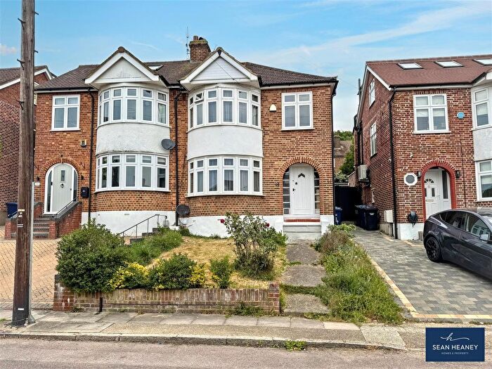3 Bedroom Semi Detached House For Sale In Norfolk Road, Barnet, EN5