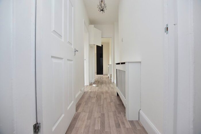 2 Bedroom Flat To Rent In Glencairn Road, Paisley, PA3