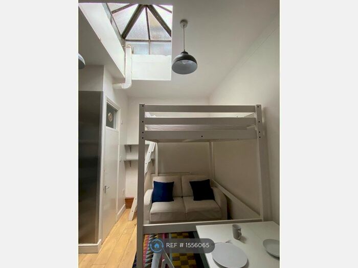 Studio To Rent In Caledonian Road, London, N1