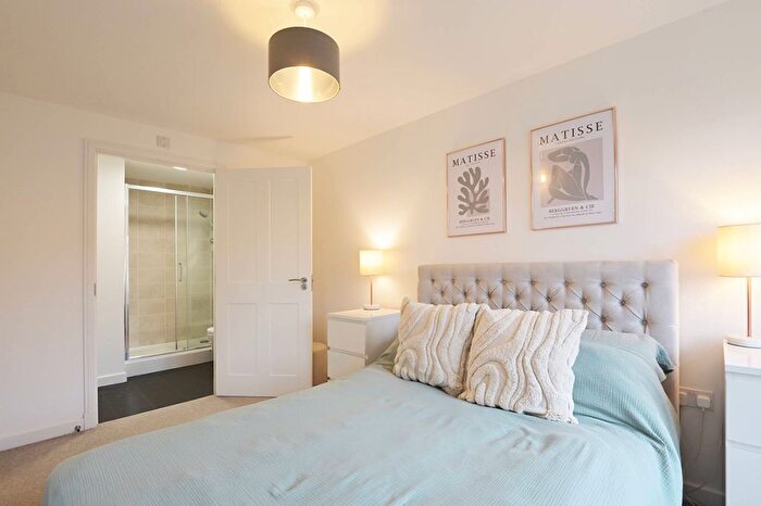 2 Bedroom Flat For Sale In Cowgill Gardens, Liberton, Edinburgh, EH16