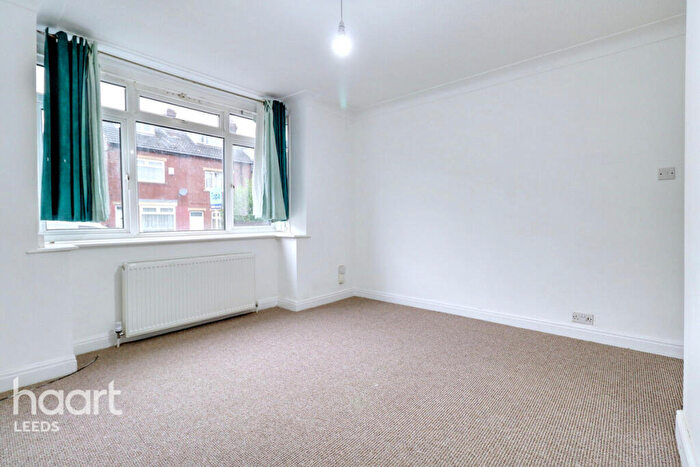 2 Bedroom Semi Detached House For Sale In Brooklyn Place, Leeds, LS12