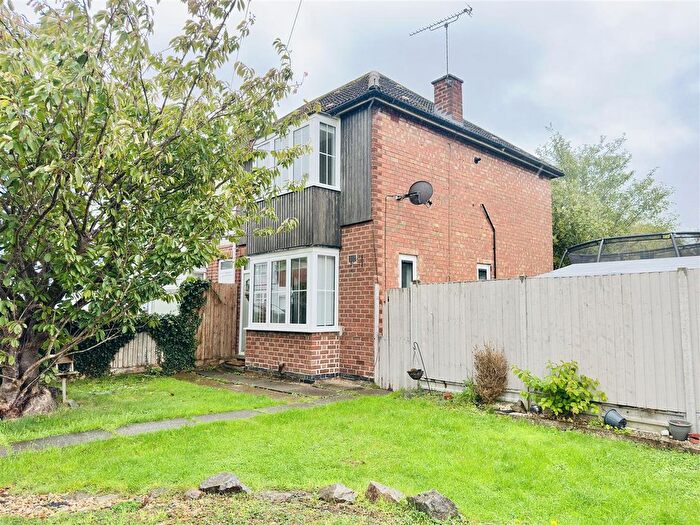 3 Bedroom Semi-detached House For Sale In Grantham Road, Netherhall, Leicester, LE5