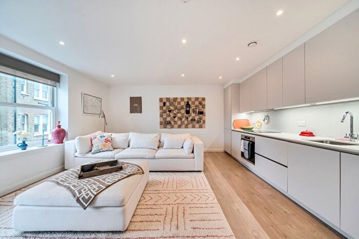 1 Bedroom Flat For Sale In Barclay Road, Fulham, London, SW6