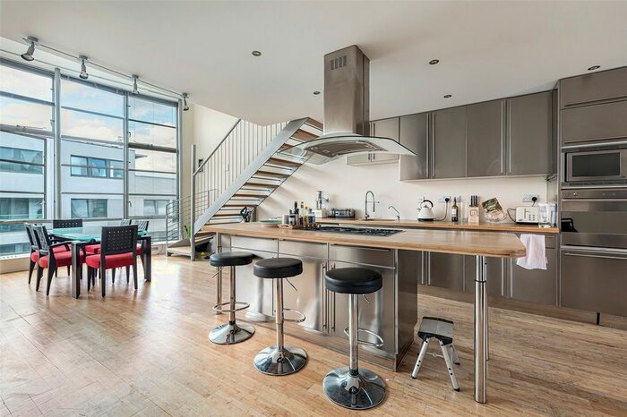 3 Bedroom Flat To Rent In Arlington Road, Camden, London, NW1