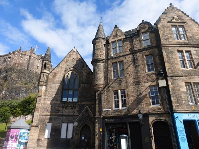 2 Bedroom Flat To Rent In Grassmarket, Edinburgh, EH1