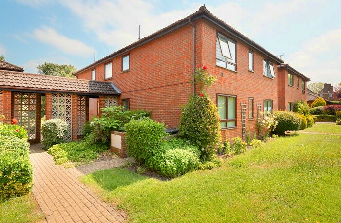 1 Bedroom Flat To Rent In Greville Court, Greville Park Road, Ashtead, Surrey, KT21