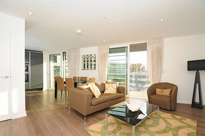 2 Bedroom Flat To Rent In Buckhold Road, London, SW18