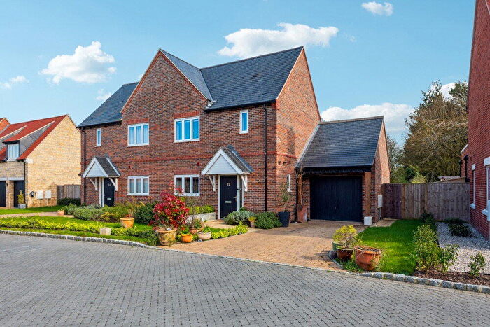 3 Bedroom Semi Detached House For Sale In Six Acres, Warborough, OX10