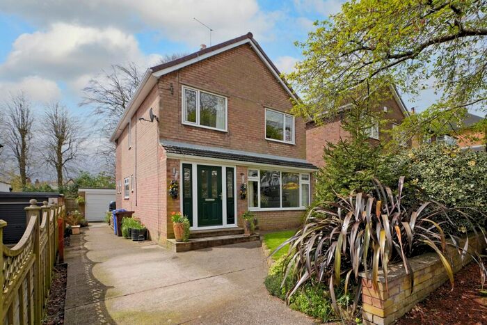 3 Bedroom Detached House For Sale In Abbeydale Park Rise, Dore, S17
