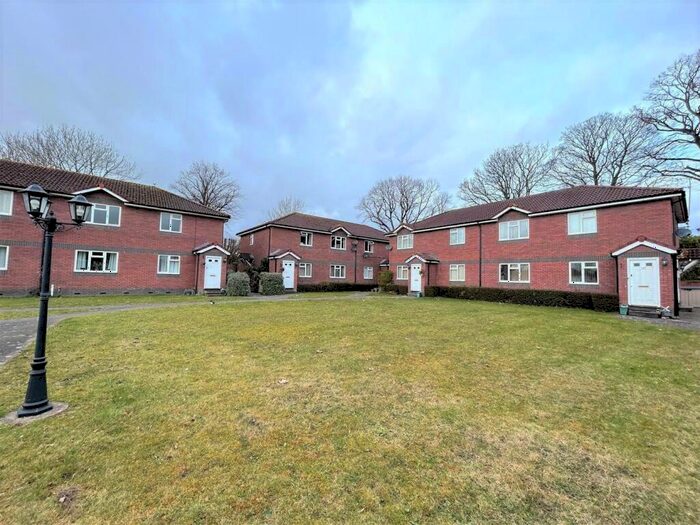 2 Bedroom Apartment To Rent In Westbourne Court, Penarth, CF64