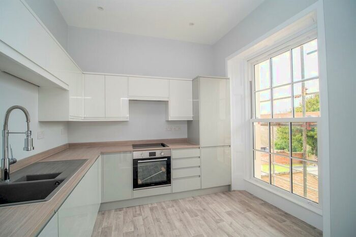 2 Bedroom Flat To Rent In Wyke Road, Weymouth, DT4