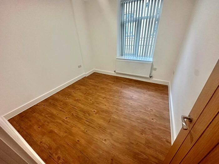 2 Bedroom Apartment To Rent In Bay Hall Common Road, Huddersfield, HD1