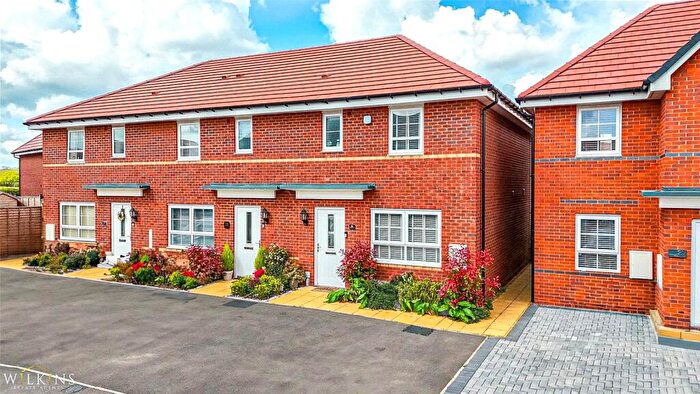 3 Bedroom Semi-Detached House To Rent In Hedley Close, Tamworth, Staffordshire, B78