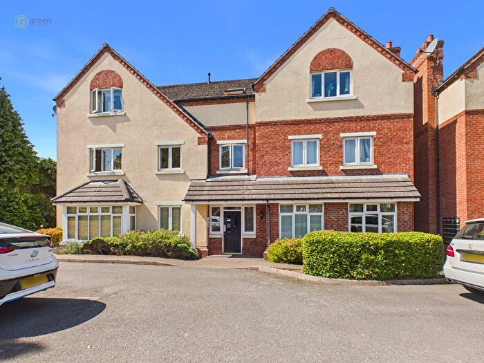 2 Bedroom Flat For Sale In Lichfield Road, Four Oaks, Sutton Coldfield, B74